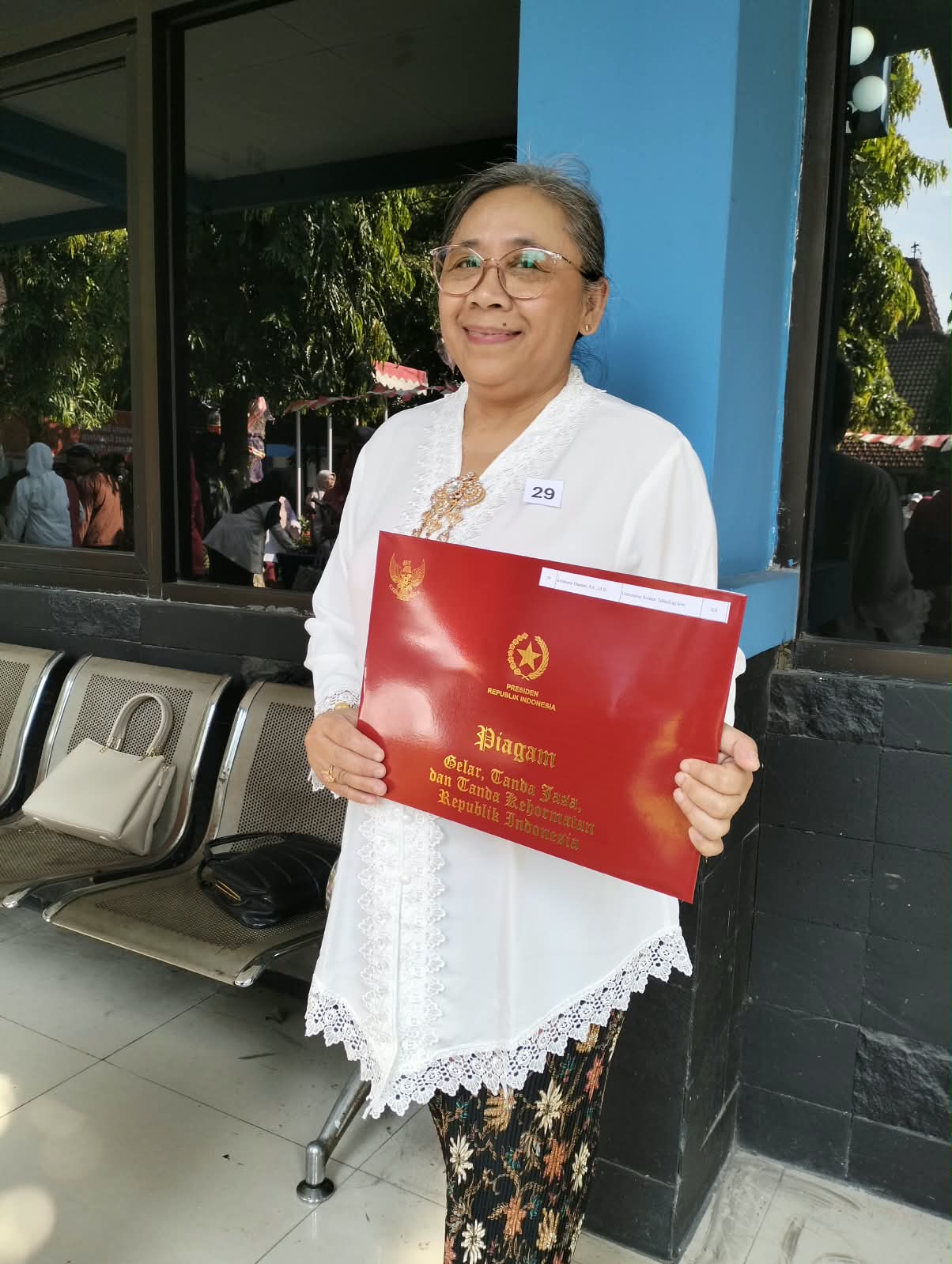 Bu Nana Baru
